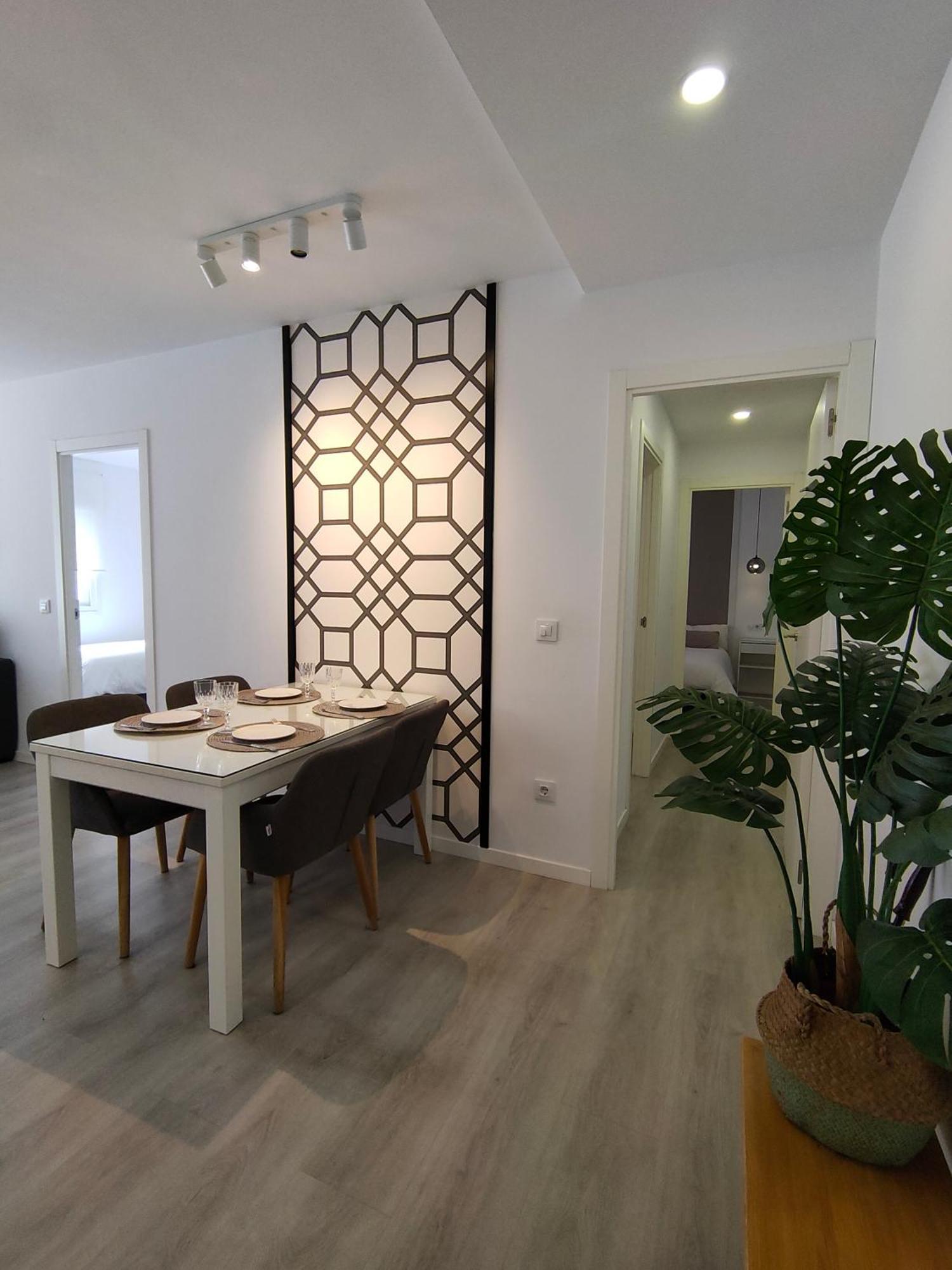 Casa Mallen, Con Amplia Terraza, En El Barrio De Nervion Севиля Екстериор снимка