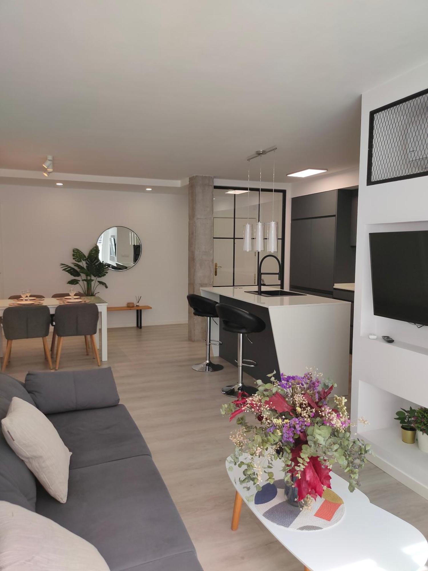 Casa Mallen, Con Amplia Terraza, En El Barrio De Nervion Севиля Екстериор снимка